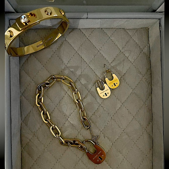Michael Kors Set - Picture 1 of 1